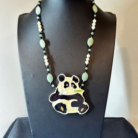 RARE Vintage 16" Lee Sands Panda with Mother of Pearl, Onyx/Jadeite necklace! - Picture 15 of 15